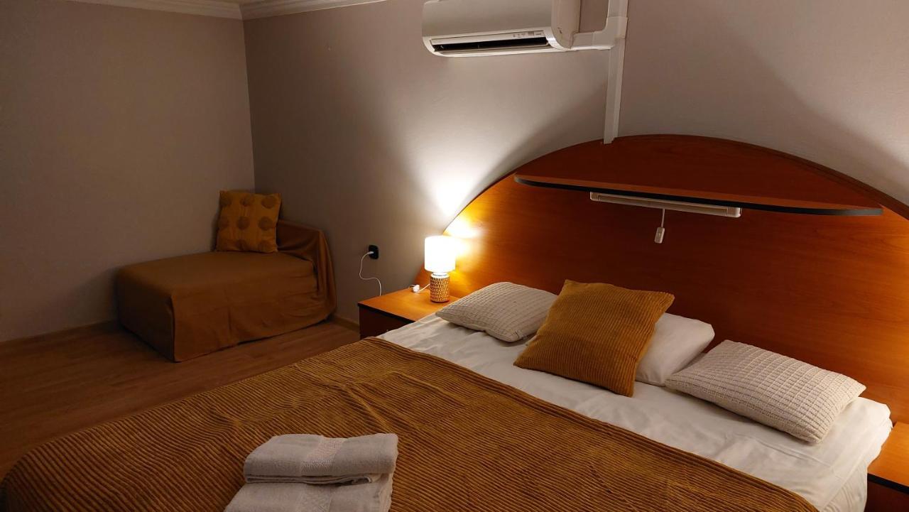 Family Apartman Gyula Εξωτερικό φωτογραφία